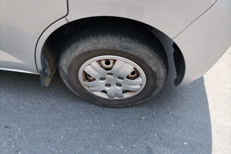 Used CHANGAN KAICHENG Ruixing M60 2020 1.5L Standard Version China VI 6-Seater DAM15KR Right Front Wheel Hub