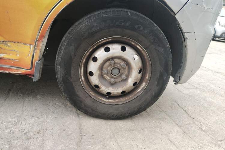 Used CHANGAN KAICHENG Ruixing M60 2020 1.5L Base Version China VI Standard 2-Seater Van with DAM15KR Engine Right Front Wheel Hub