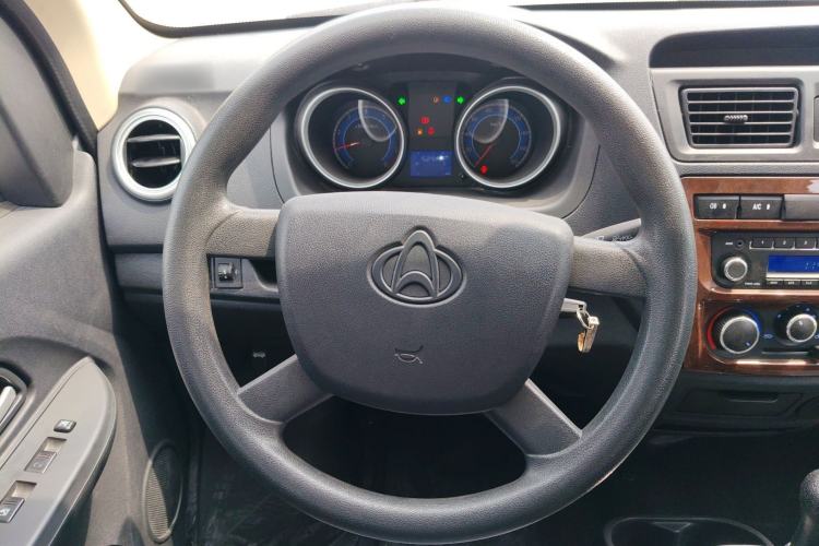 Used CHANGAN KAICHENG Ruixing M60 2020 1.5L Standard Version China VI 6-Seater DAM15KR Steering Wheel