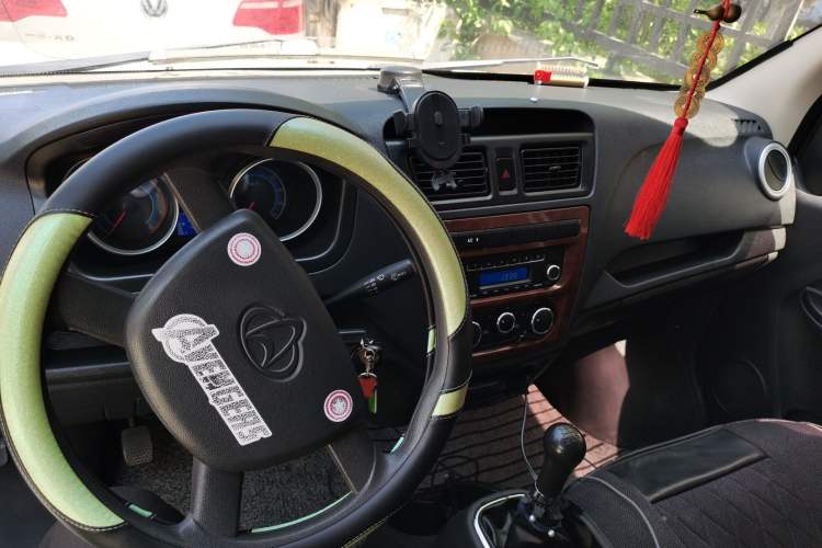 Used CHANGAN KAICHENG Ruixing M60 2020 1.5L Base Version China VI Standard 2-Seater Van with DAM15KR Engine Center Console