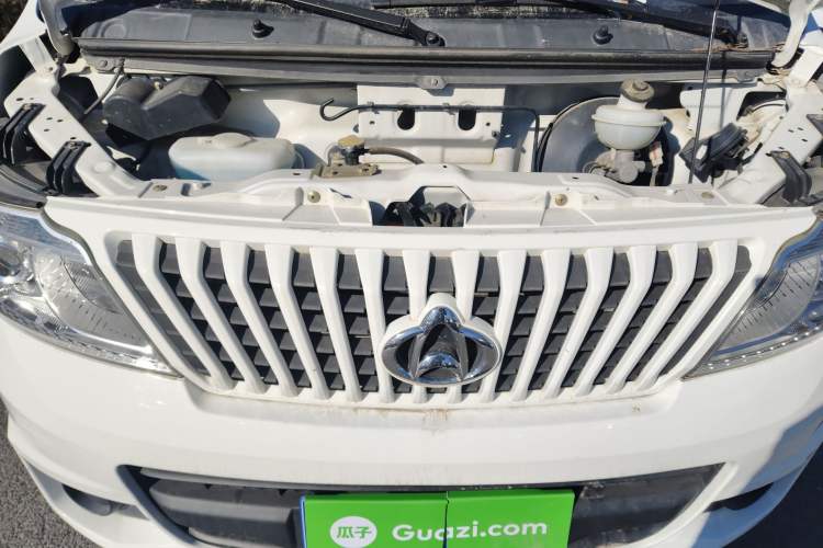 Used CHANGAN KAICHENG Ruixing M60 2020 1.5L Standard Version China VI Van with 5 Seats Equipped with DAM15KR Engine Bay