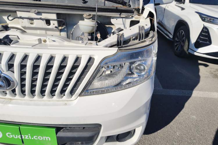 Used CHANGAN KAICHENG Ruixing M60 2020 1.5L Standard Version China VI Van with 5 Seats Equipped with DAM15KR Engine Bay Left