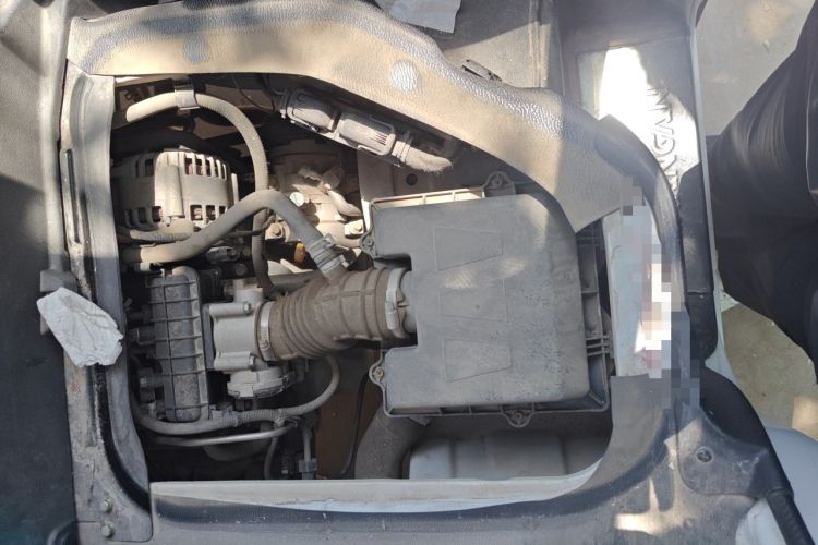 Used CHANGAN KAICHENG Ruixing M60 2020 1.5L Standard Version China VI 6-Seater DAM15KR Engine Bay Right