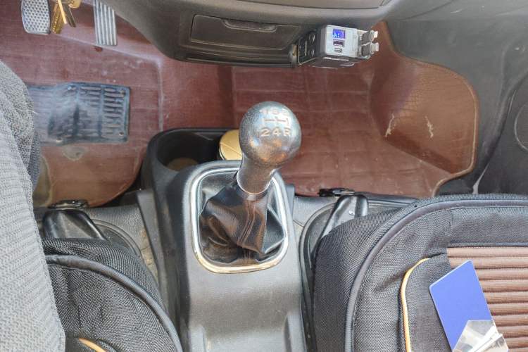 Used CHANGAN KAICHENG Ruixing M60 2020 1.5L Standard Version China VI Van with 5 Seats Equipped with DAM15KR Gear Lever