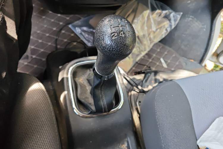 Used CHANGAN KAICHENG Ruixing M60 2020 1.5L Base Version China VI Standard 2-Seater Van with DAM15KR Engine Gear Lever