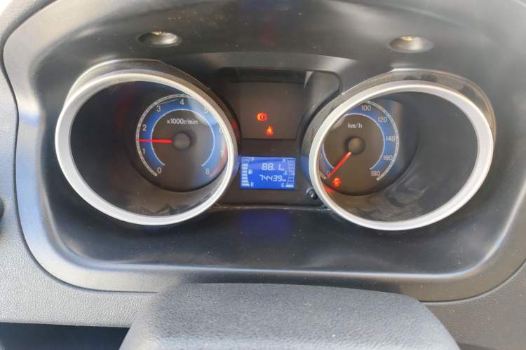 Used CHANGAN KAICHENG Ruixing M60 2020 1.5L Standard Version China VI Van with 5 Seats Equipped with DAM15KR Instrument Cluster