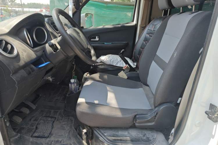 Used CHANGAN KAICHENG Ruixing M60 2020 1.5L Standard Version China VI 6-Seater DAM15KR Left Front Seat