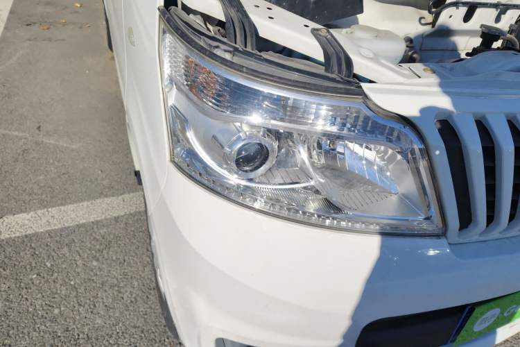 Used CHANGAN KAICHENG Ruixing M60 2020 1.5L Standard Version China VI Van with 5 Seats Equipped with DAM15KR Right Front Headlight
