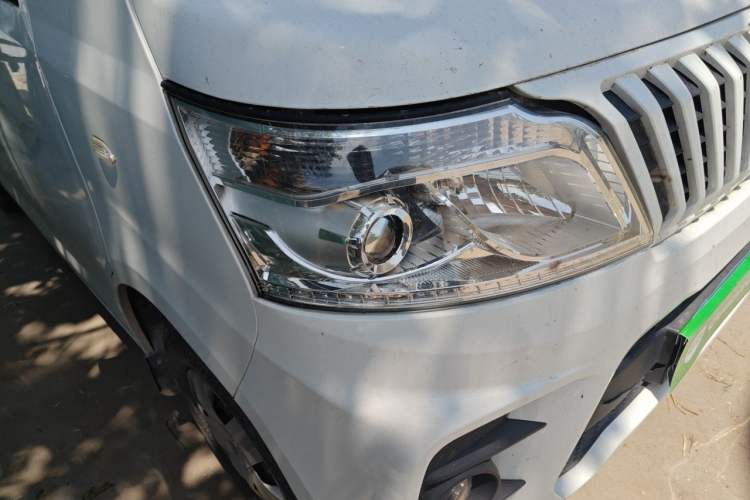 Used CHANGAN KAICHENG Ruixing M60 2020 1.5L Standard Version China VI 6-Seater DAM15KR Right Front Headlight