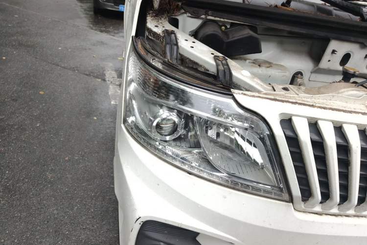 Used CHANGAN KAICHENG Ruixing M60 2020 1.5L Standard Version China VI 6-Seater DAM15KR Right Front Headlight