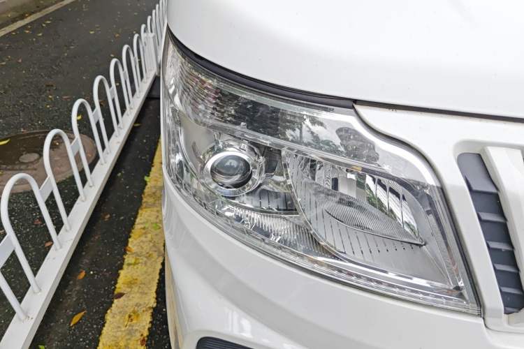 Used CHANGAN KAICHENG Ruixing M60 2020 1.5L Standard Version China VI 6-Seater DAM15KR Right Front Headlight