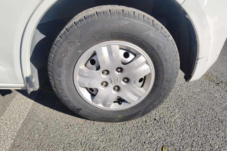 Used CHANGAN KAICHENG Ruixing M60 2020 1.5L Standard Version China VI Van with 5 Seats Equipped with DAM15KR Right Front Wheel Hub