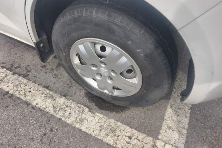 Used CHANGAN KAICHENG Ruixing M60 2020 1.5L Base Version China VI Standard 2-Seater Van with DAM15KR Engine Right Front Wheel Hub