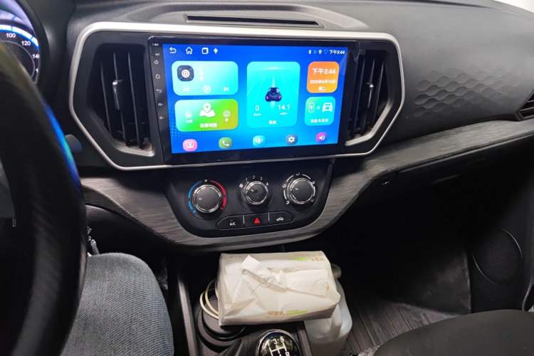 Used CHANGAN KAICHENG Ruixing M60 2023 1.6L CNG Comfort-Grade 6-Seater Passenger Vehicle Audio And AC Panel