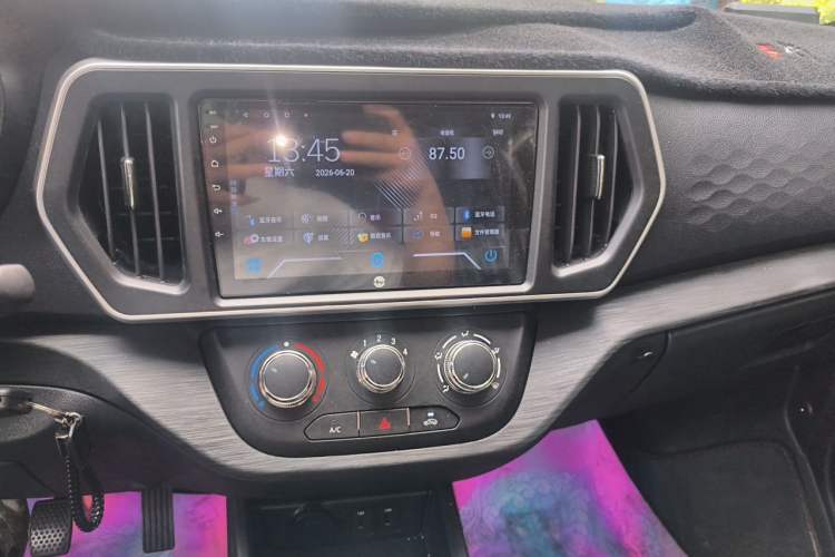 Used CHANGAN KAICHENG Ruixing M60 2023 1.5L GDI Comfort-Class Passenger Vehicle 6/7 Seats Audio And AC Panel