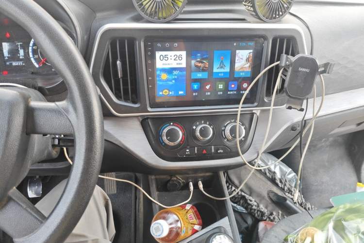 Used CHANGAN KAICHENG Ruixing M60 2023 1.5L GDI Comfort-Class Passenger Vehicle 6/7 Seats Audio And AC Panel