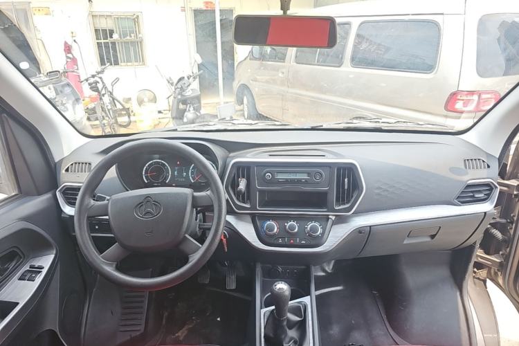 Used CHANGAN KAICHENG Ruixing M60 2023 1.5L GDI Comfort-Class Passenger Vehicle 6/7 Seats Center Console