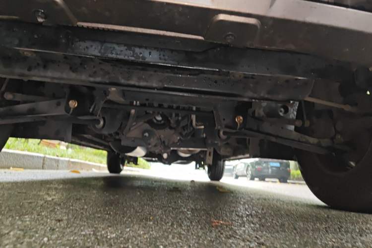 Used CHANGAN KAICHENG Ruixing M60 2023 1.6L CNG Comfort-Grade 6-Seater Passenger Vehicle Chassis Front