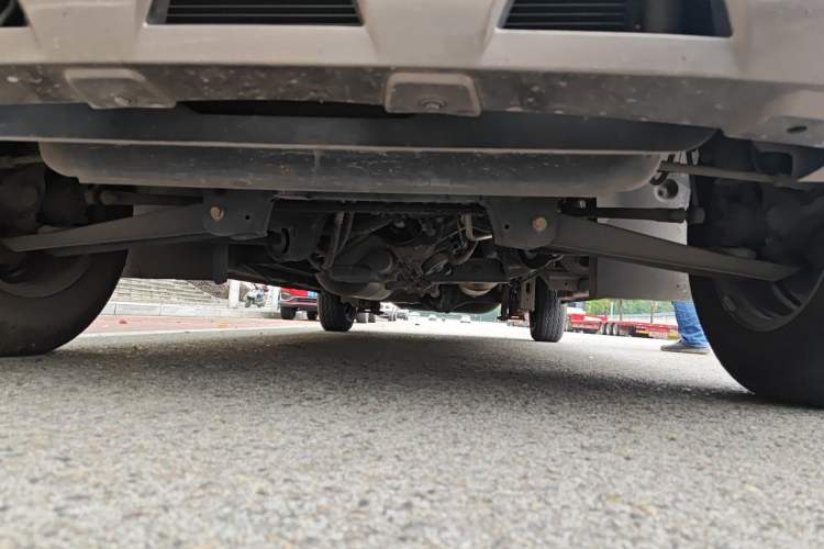 Used CHANGAN KAICHENG Ruixing M60 2023 1.6L CNG Comfort-Grade 6-Seater Passenger Vehicle Chassis Front
