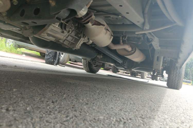 Used CHANGAN KAICHENG Ruixing M60 2023 1.6L CNG Comfort-Grade 6-Seater Passenger Vehicle Chassis Front Left