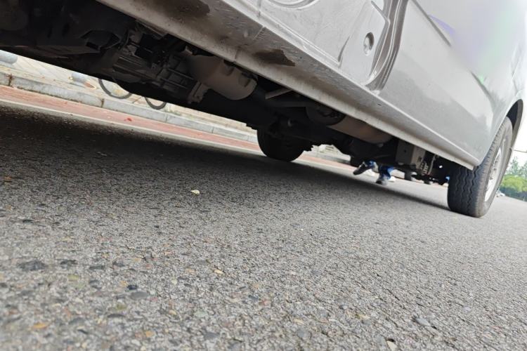 Used CHANGAN KAICHENG Ruixing M60 2023 1.6L CNG Comfort-Grade 6-Seater Passenger Vehicle Chassis Front Left