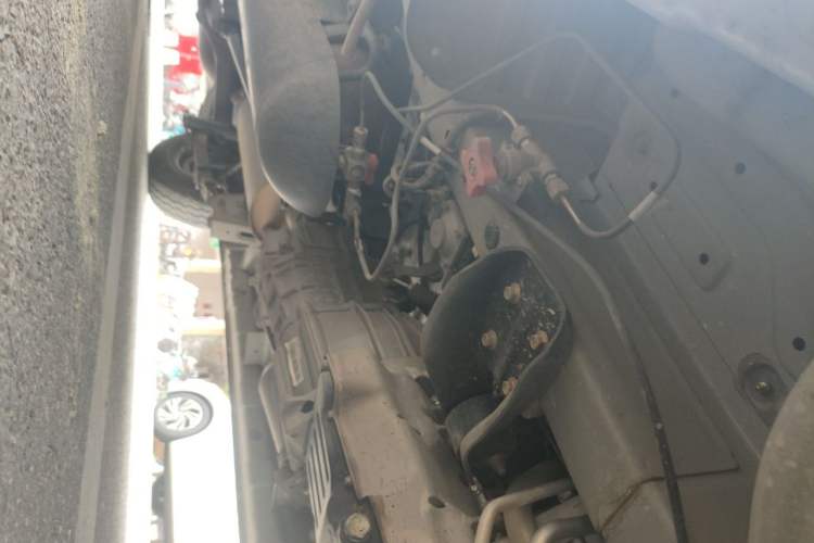 Used CHANGAN KAICHENG Ruixing M60 2023 1.6L CNG Comfort-Grade 6-Seater Passenger Vehicle Chassis Front Right