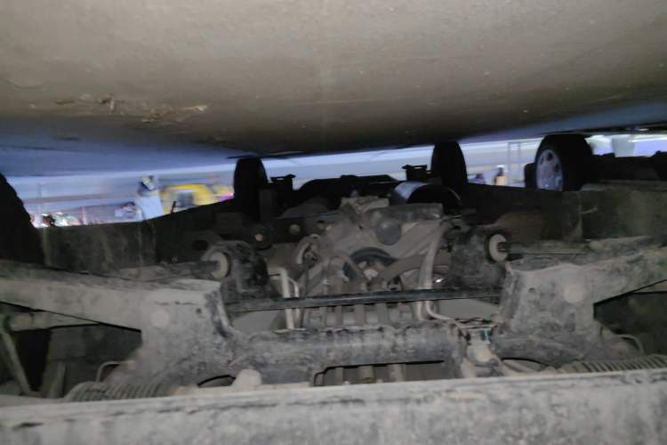 Used CHANGAN KAICHENG Ruixing M60 2023 1.6L CNG Comfort-Grade 6-Seater Passenger Vehicle Chassis Front