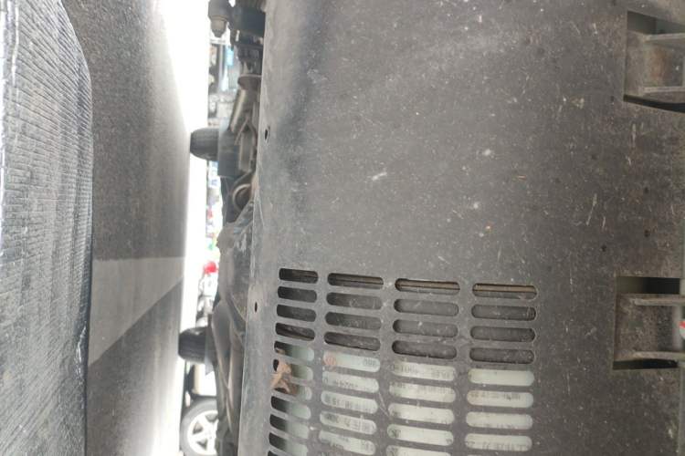 Used CHANGAN KAICHENG Ruixing M60 2023 1.6L CNG Comfort-Grade 6-Seater Passenger Vehicle Chassis Rear