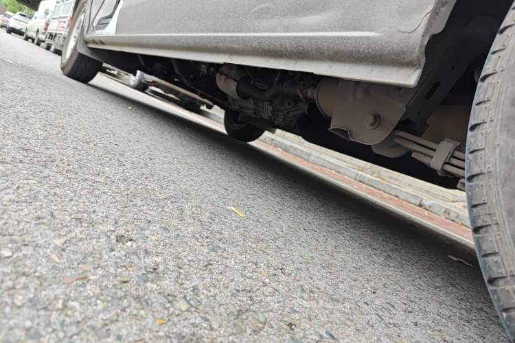 Used CHANGAN KAICHENG Ruixing M60 2023 1.6L CNG Comfort-Grade 6-Seater Passenger Vehicle Chassis Rear Left