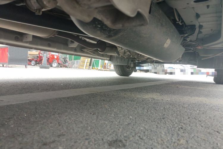 Used CHANGAN KAICHENG Ruixing M60 2023 1.6L CNG Comfort-Grade 6-Seater Passenger Vehicle Chassis Rear Right