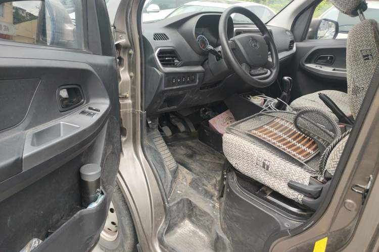 Used CHANGAN KAICHENG Ruixing M60 2023 1.6L CNG Comfort-Grade 6-Seater Passenger Vehicle Driver Seat