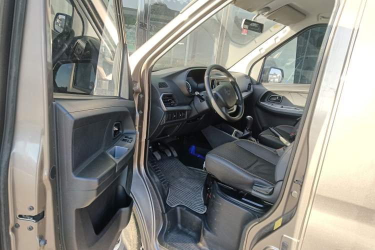 Used CHANGAN KAICHENG Ruixing M60 2023 1.5L GDI Comfort-Class Passenger Vehicle 6/7 Seats Driver Seat