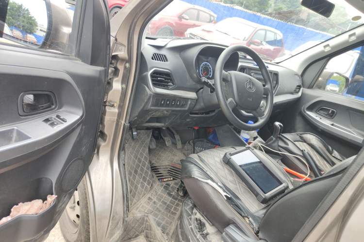 Used CHANGAN KAICHENG Ruixing M60 2023 1.6L CNG Comfort-Grade 6-Seater Passenger Vehicle Driver Seat