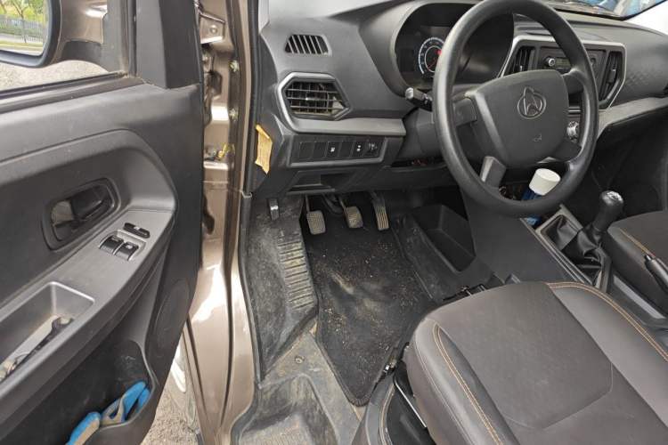 Used CHANGAN KAICHENG Ruixing M60 2023 1.5L GDI Comfort-Class Passenger Vehicle 6/7 Seats Driver Seat