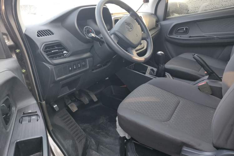 Used CHANGAN KAICHENG Ruixing M60 2023 1.5L GDI Comfort-Class Passenger Vehicle 6/7 Seats Driver Seat