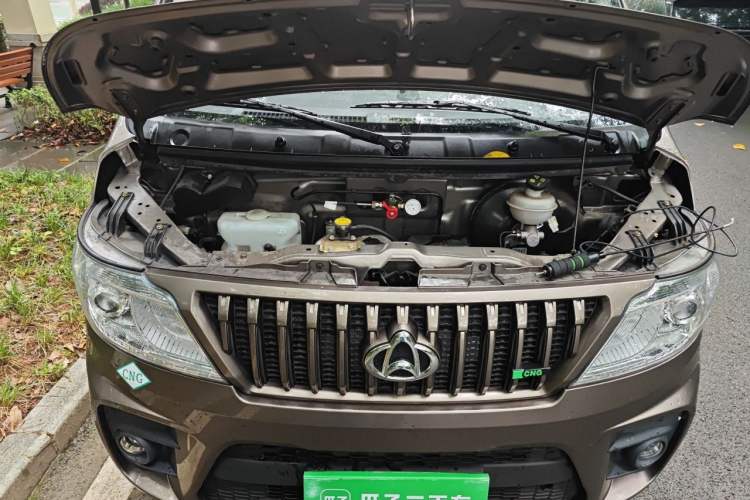 Used CHANGAN KAICHENG Ruixing M60 2023 1.6L CNG Comfort-Grade 6-Seater Passenger Vehicle Engine Bay