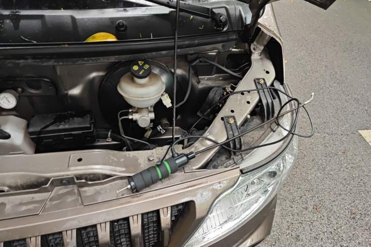 Used CHANGAN KAICHENG Ruixing M60 2023 1.6L CNG Comfort-Grade 6-Seater Passenger Vehicle Engine Bay Left