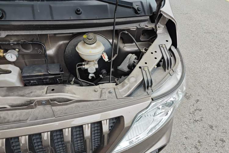 Used CHANGAN KAICHENG Ruixing M60 2023 1.6L CNG Comfort-Grade 6-Seater Passenger Vehicle Engine Bay Left