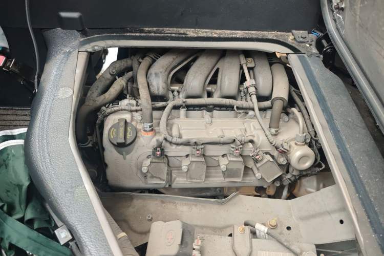 Used CHANGAN KAICHENG Ruixing M60 2023 1.5L GDI Comfort-Class Passenger Vehicle 6/7 Seats Engine Bay Right