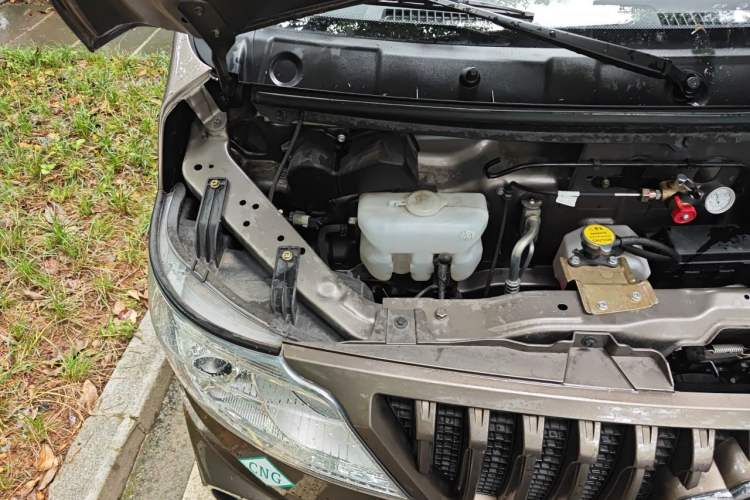 Used CHANGAN KAICHENG Ruixing M60 2023 1.6L CNG Comfort-Grade 6-Seater Passenger Vehicle Engine Bay Right