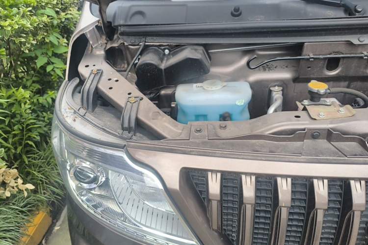 Used CHANGAN KAICHENG Ruixing M60 2023 1.5L GDI Comfort-Class Passenger Vehicle 6/7 Seats Engine Bay Right