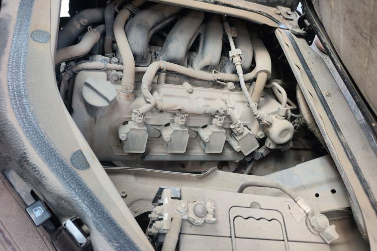 Used CHANGAN KAICHENG Ruixing M60 2023 1.5L GDI Comfort-Class Passenger Vehicle 6/7 Seats Engine Bay