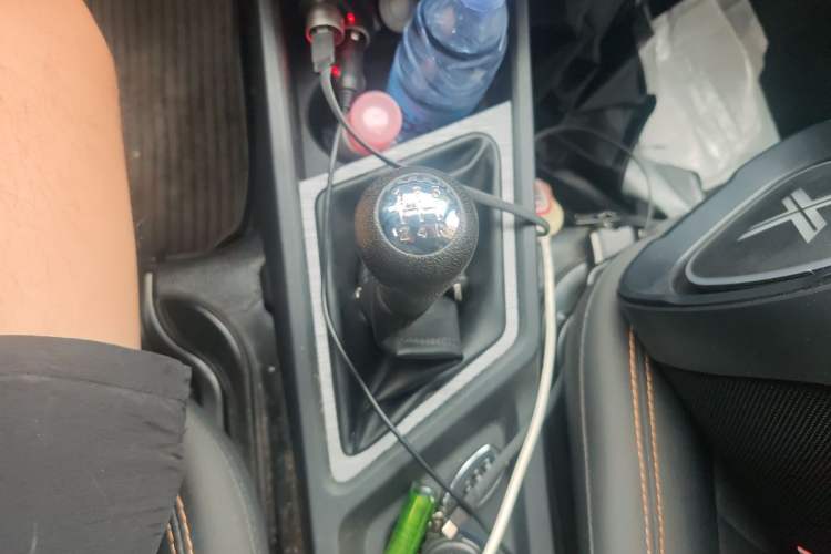 Used CHANGAN KAICHENG Ruixing M60 2023 1.5L GDI Comfort-Class Passenger Vehicle 6/7 Seats Gear Lever