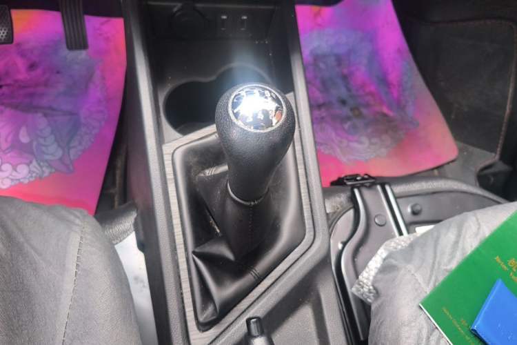 Used CHANGAN KAICHENG Ruixing M60 2023 1.5L GDI Comfort-Class Passenger Vehicle 6/7 Seats Gear Lever