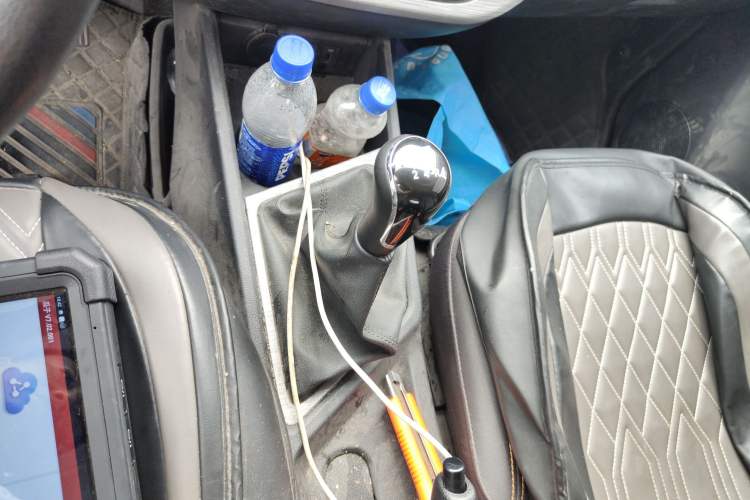 Used CHANGAN KAICHENG Ruixing M60 2023 1.6L CNG Comfort-Grade 6-Seater Passenger Vehicle Gear Lever