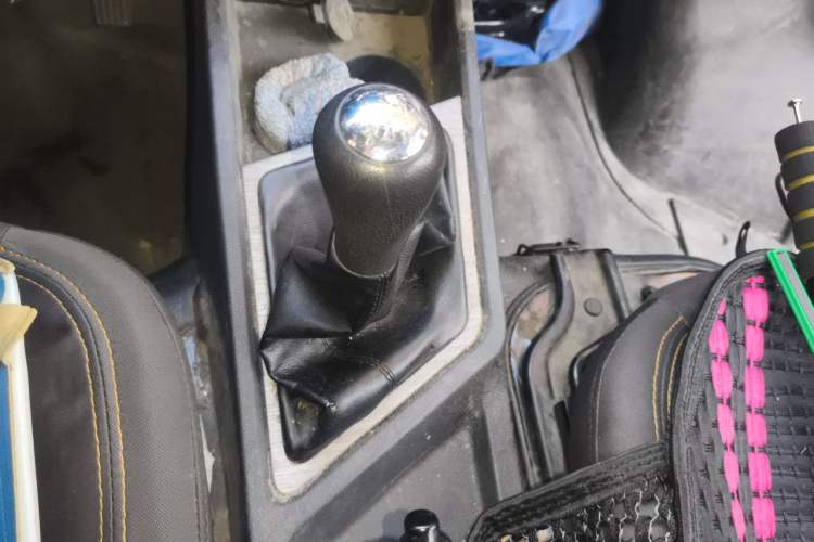 Used CHANGAN KAICHENG Ruixing M60 2023 1.5L GDI Comfort-Class Passenger Vehicle 6/7 Seats Gear Lever