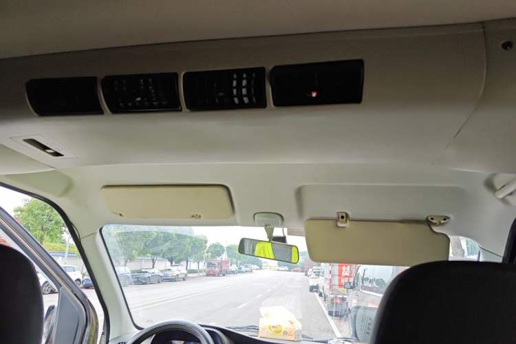 Used CHANGAN KAICHENG Ruixing M60 2023 1.6L CNG Comfort-Grade 6-Seater Passenger Vehicle Headliner