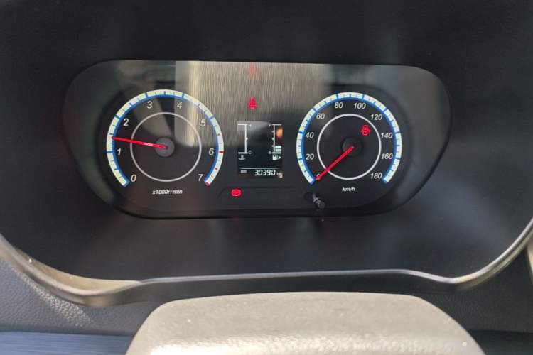 Used CHANGAN KAICHENG Ruixing M60 2023 1.5L GDI Comfort-Class Passenger Vehicle 6/7 Seats Instrument Cluster