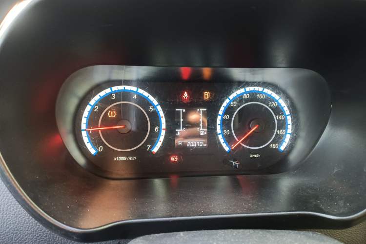 Used CHANGAN KAICHENG Ruixing M60 2023 1.5L GDI Comfort-Class Passenger Vehicle 6/7 Seats Instrument Cluster