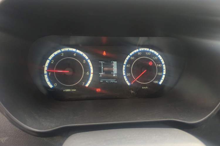 Used CHANGAN KAICHENG Ruixing M60 2023 1.5L GDI Comfort-Class Passenger Vehicle 6/7 Seats Instrument Cluster